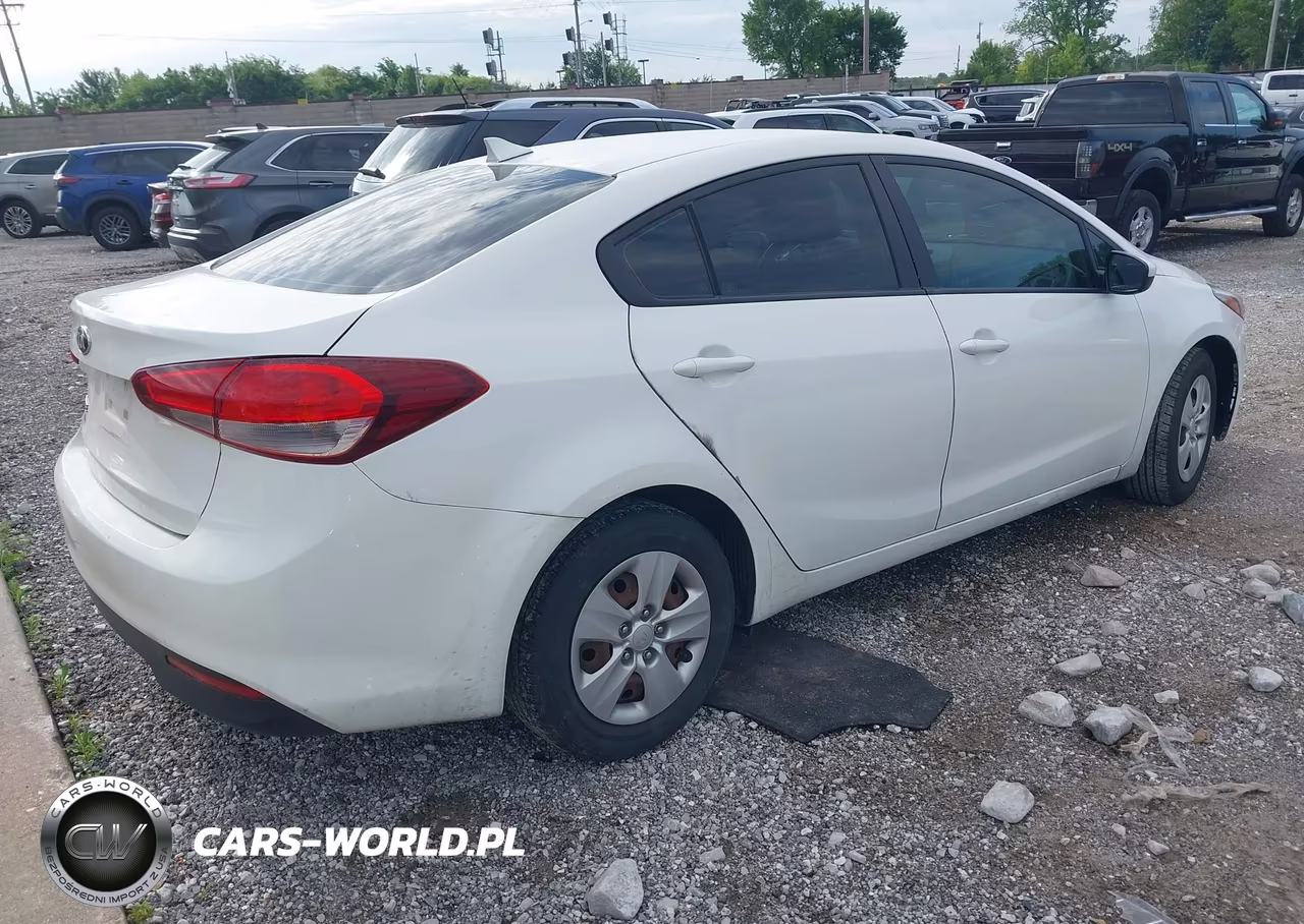 2017 Kia Forte Lx VIN:3KPFK4A76HE032249 - 4