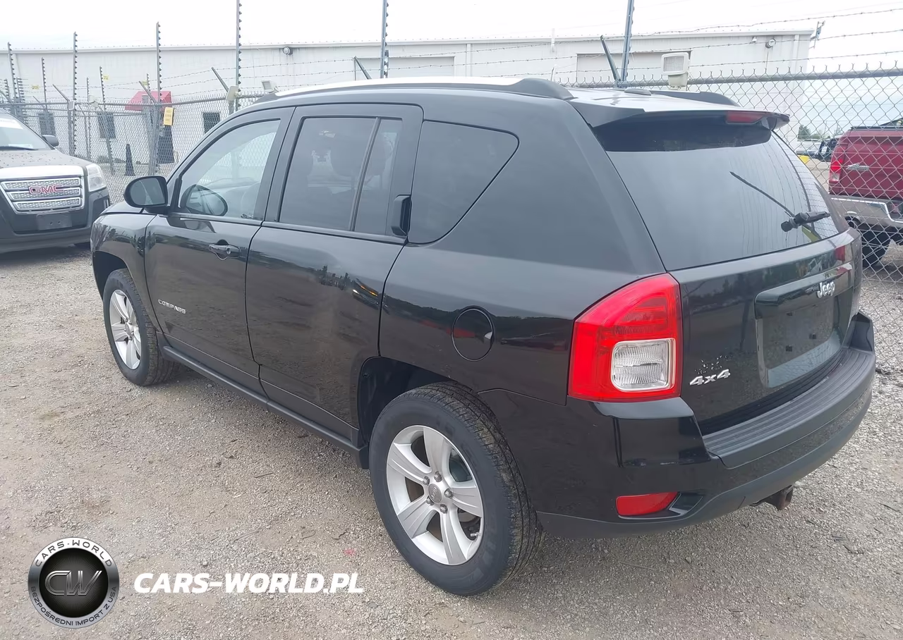 2012 Jeep Compass Latitude VIN:1C4NJDEB6CD650386 - 3