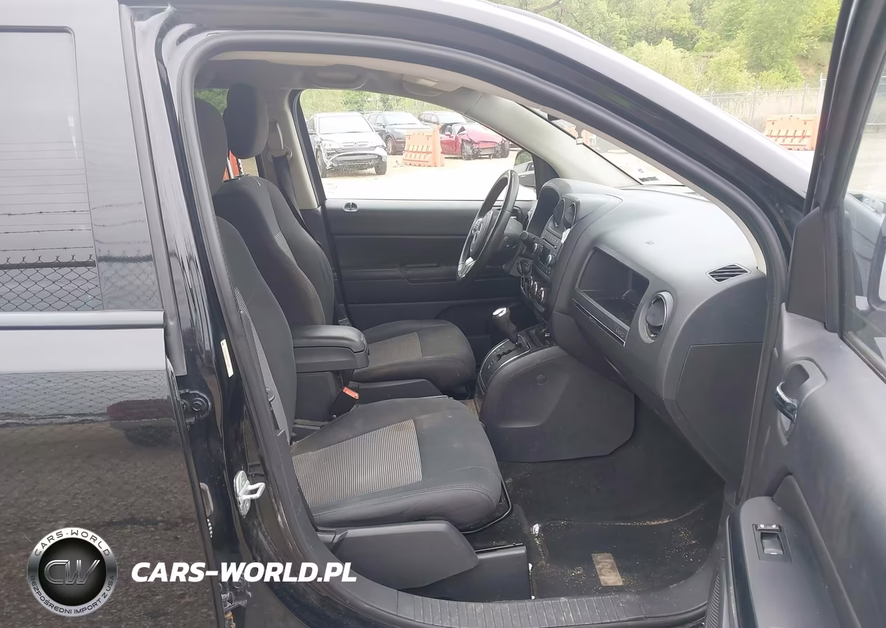 2012 Jeep Compass Latitude VIN:1C4NJDEB6CD650386 - 5