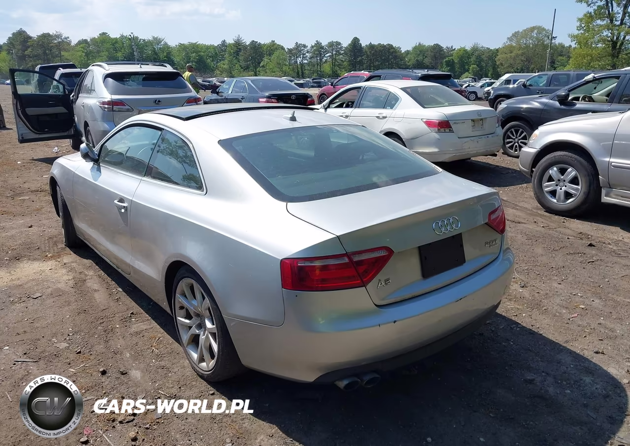 2010 Audi A5 2.0T Premium VIN:WAUCFAFR1AA073121 - 3
