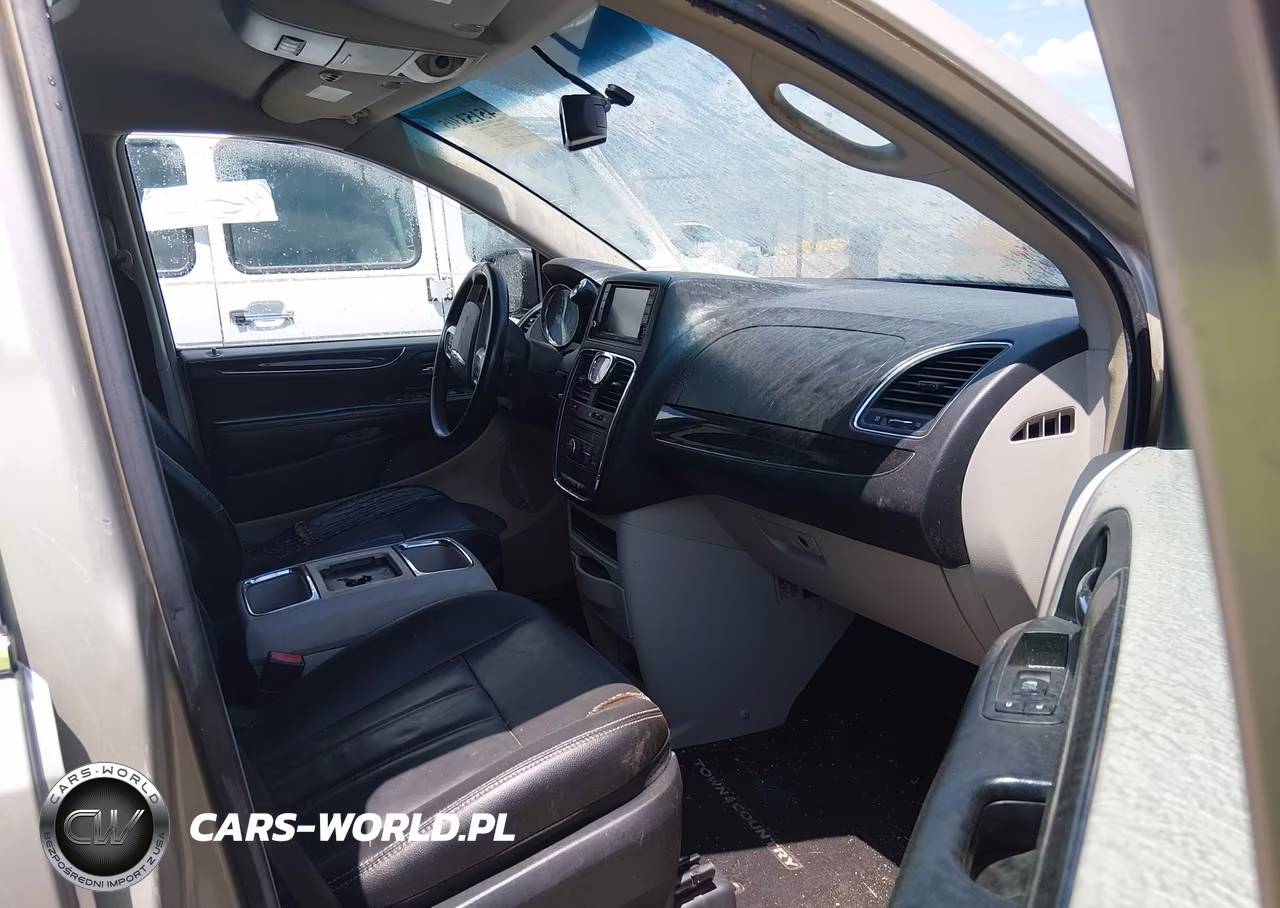 2016 Chrysler Town & Country Touring VIN:2C4RC1BG6GR164481 - 5