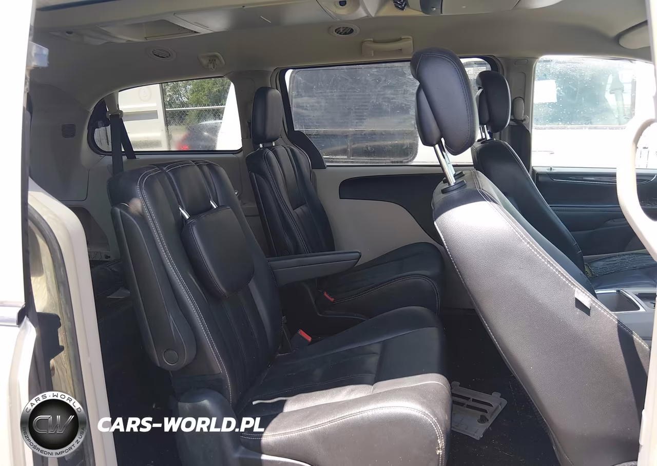 2016 Chrysler Town & Country Touring VIN:2C4RC1BG6GR164481 - 8