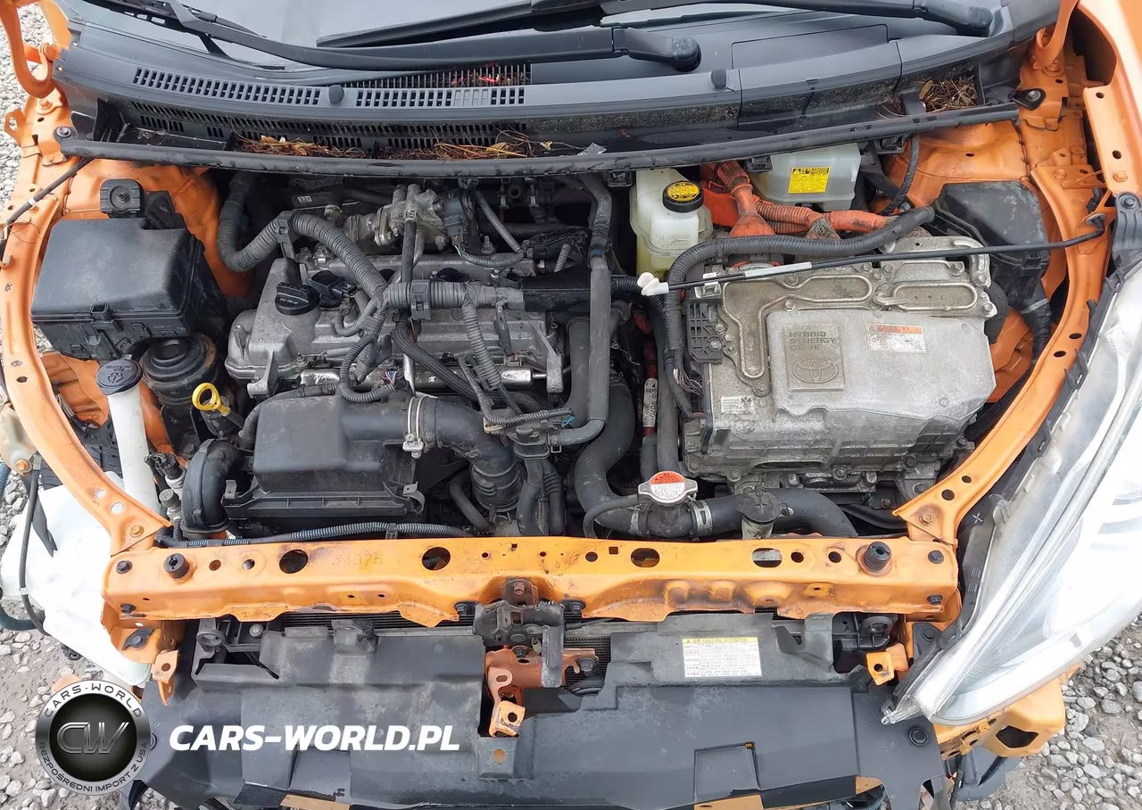 2016 Toyota Prius C Two VIN:JTDKDTB32G1131005 - 10