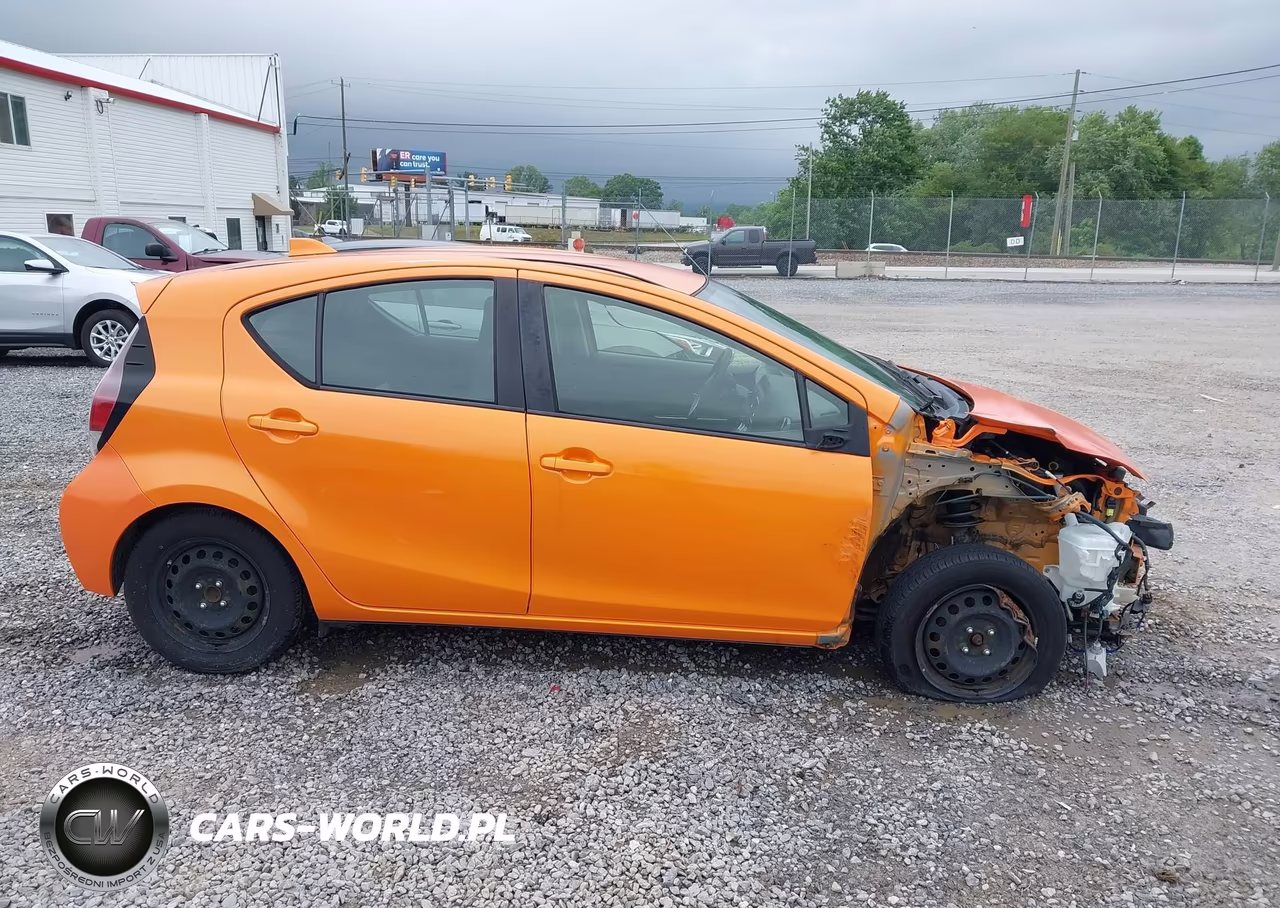 2016 Toyota Prius C Two VIN:JTDKDTB32G1131005 - 14