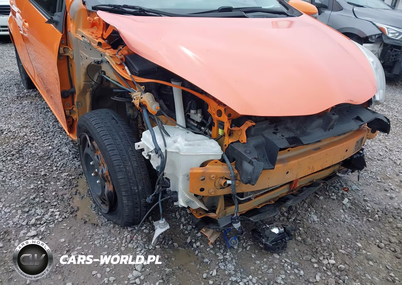 2016 Toyota Prius C Two VIN:JTDKDTB32G1131005 - 6