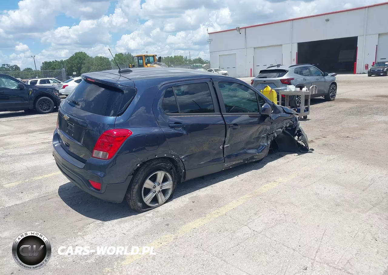 2019 Chevrolet Trax Ls VIN:3GNCJKSBXKL308326 - 4