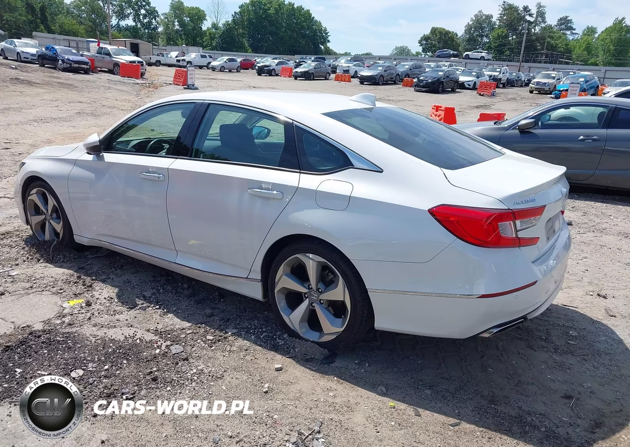 2018 Honda Accord Touring VIN:1HGCV1F97JA125651 - 3