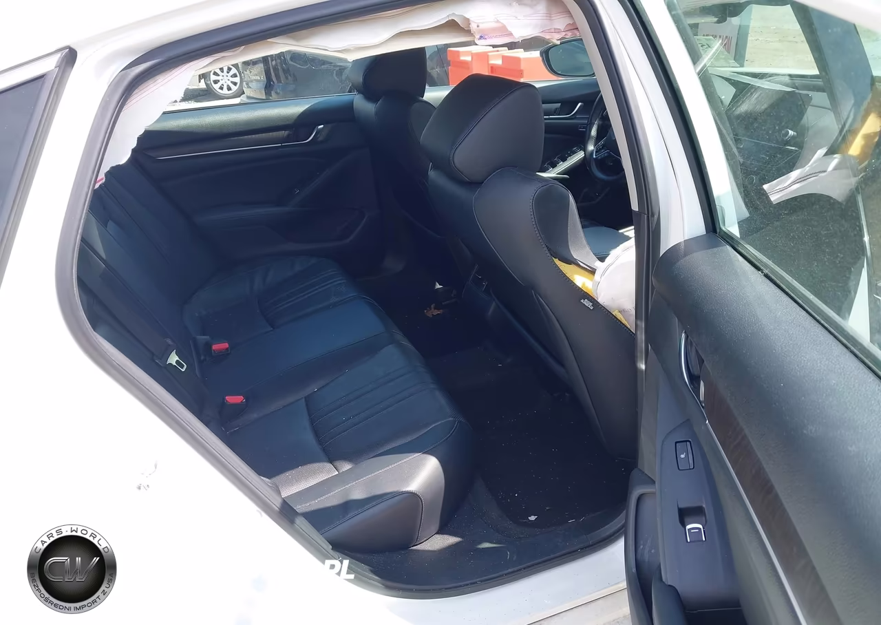 2018 Honda Accord Touring VIN:1HGCV1F97JA125651 - 8
