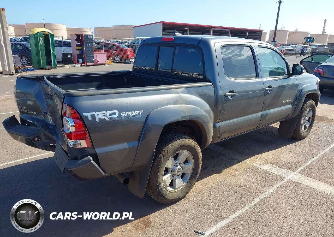 2015 Toyota Tacoma Prerunner V6 VIN:3TMJU4GN4FM187332 - 4