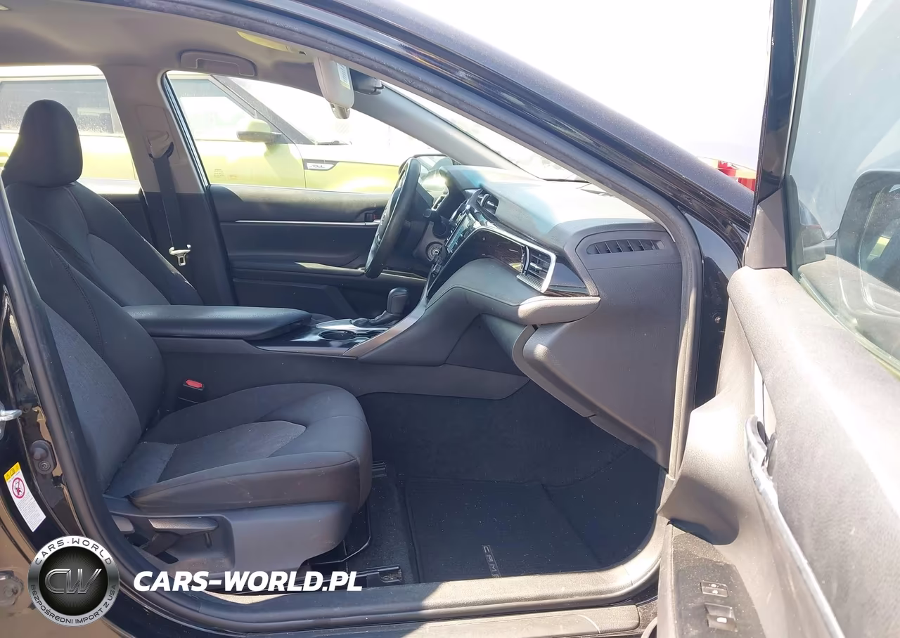2018 Toyota Camry Le VIN:4T1B11HKXJU655113 - 5