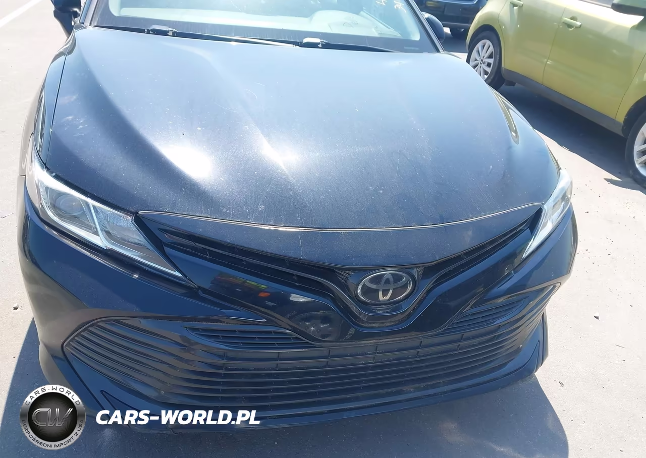 2018 Toyota Camry Le VIN:4T1B11HKXJU655113 - 6