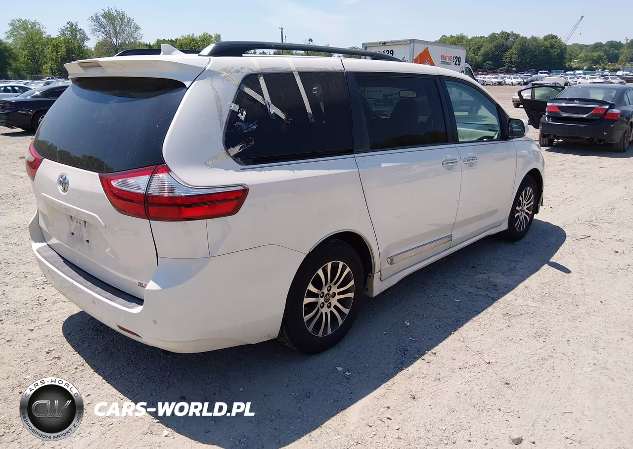 2018 Toyota Sienna Xle 8 Passenger VIN:5TDYZ3DC4JS959687 - 4