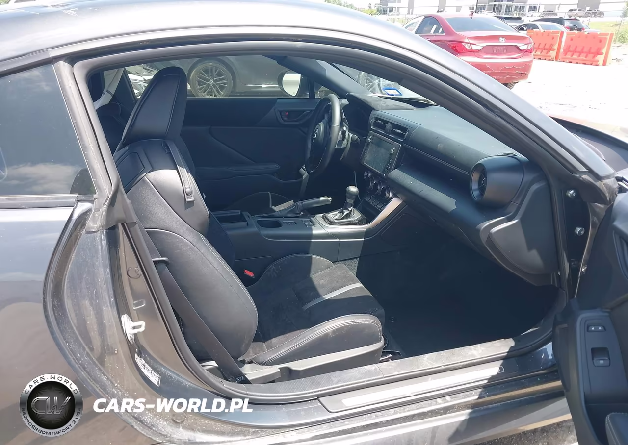 2025 Toyota Gr86 Premium VIN:JF1ZNBE13S8759337 - 5