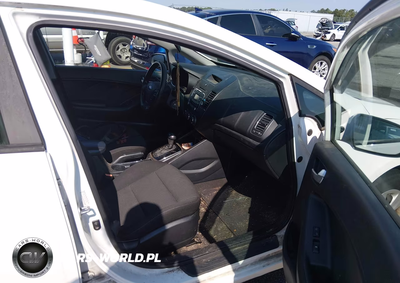2017 Kia Forte Lx VIN:KNAFK5A83H5688481 - 5