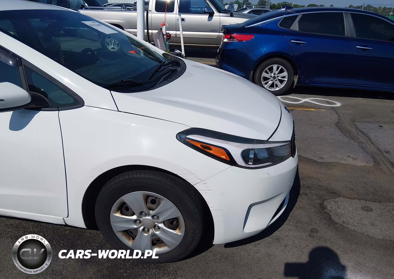 2017 Kia Forte Lx VIN:KNAFK5A83H5688481 - 6