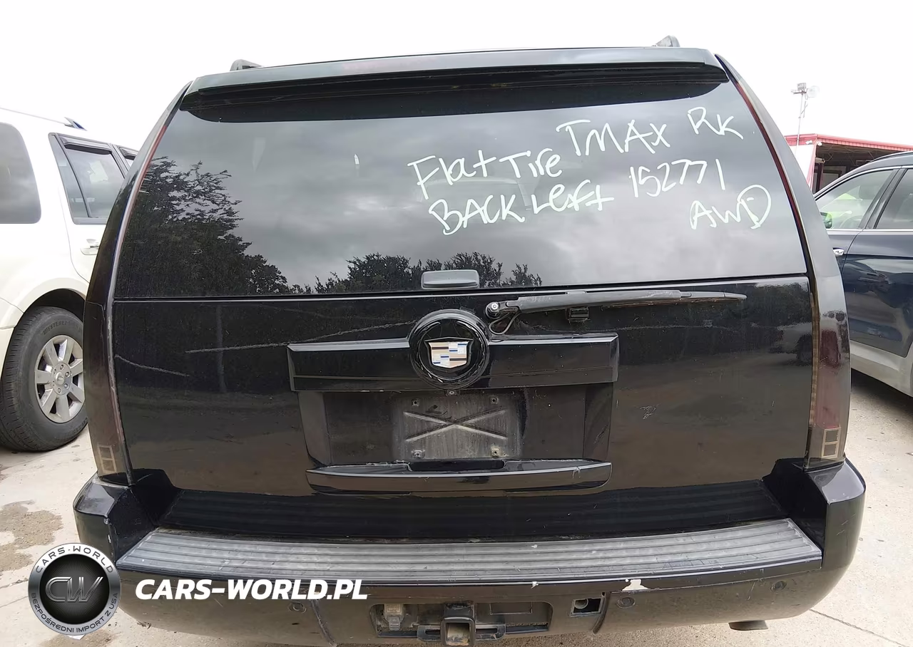 2010 Cadillac Escalade Luxury VIN:1GYUKBEF3AR152771 - 16