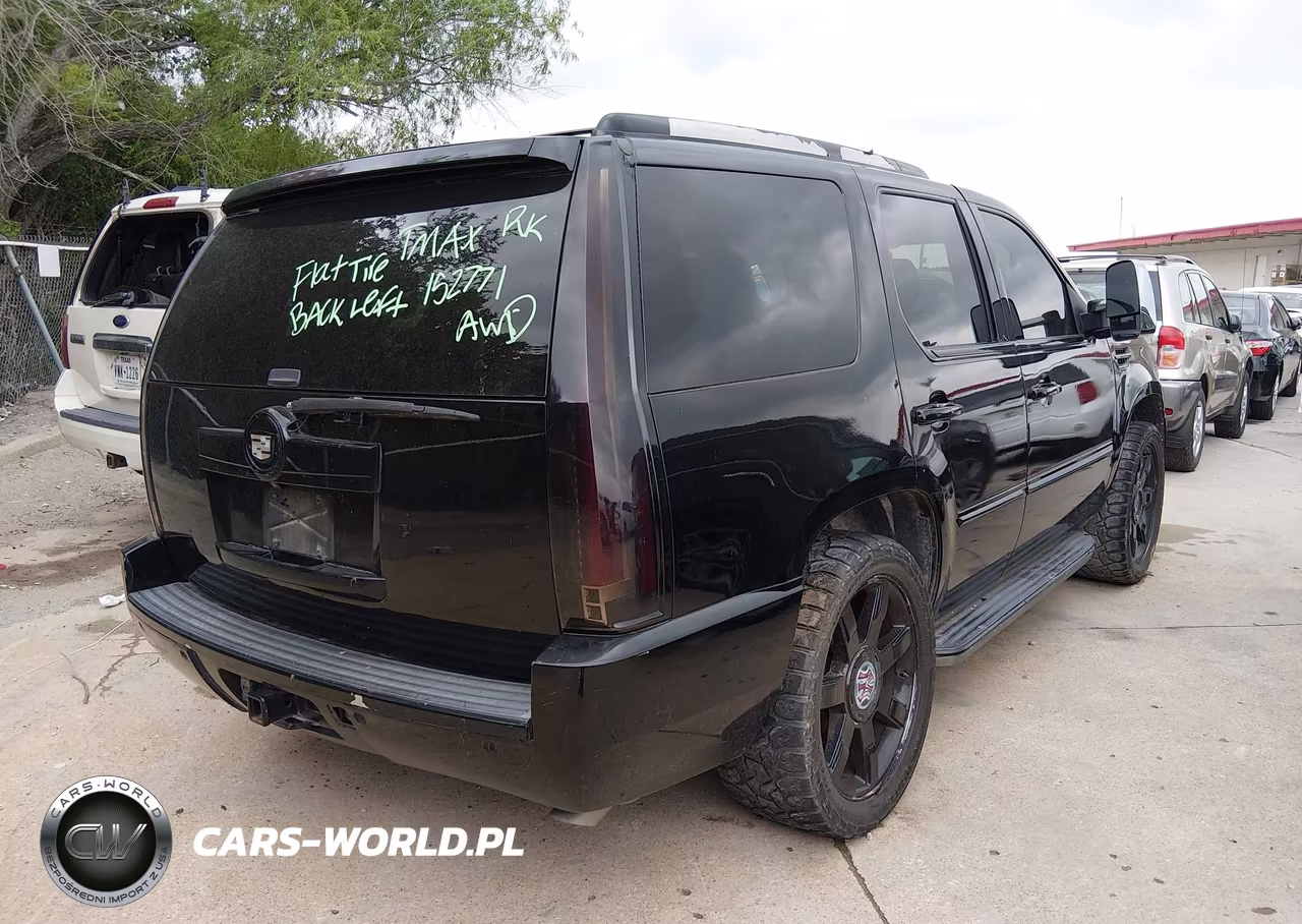 2010 Cadillac Escalade Luxury VIN:1GYUKBEF3AR152771 - 4
