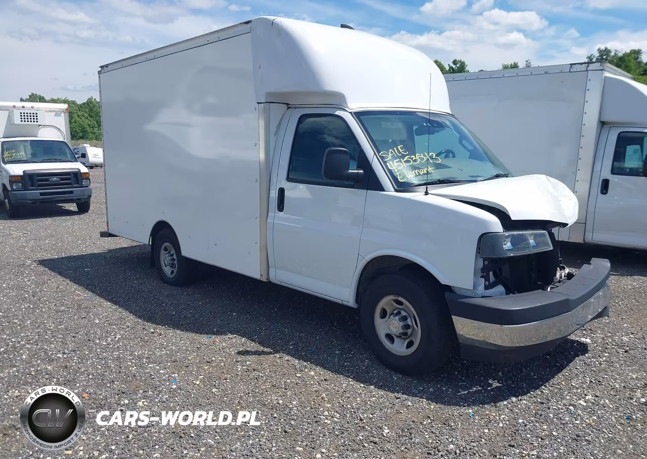 2021 Chevrolet Express Cutaway Work Van – zdjęcie 1 z 13