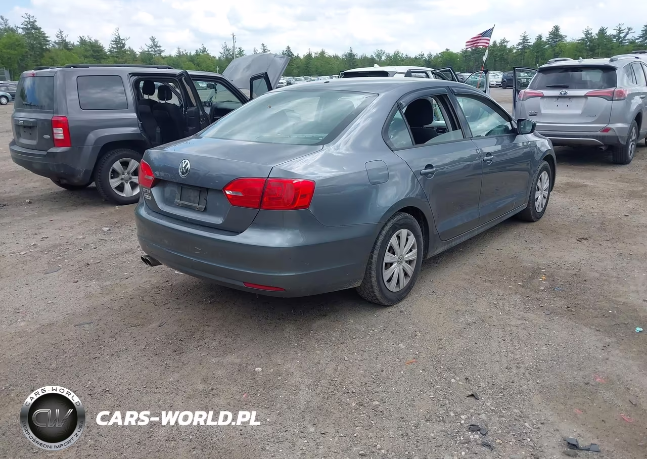2014 Volkswagen Jetta 2.0L S VIN:3VW1K7AJ5EM370747 - 4