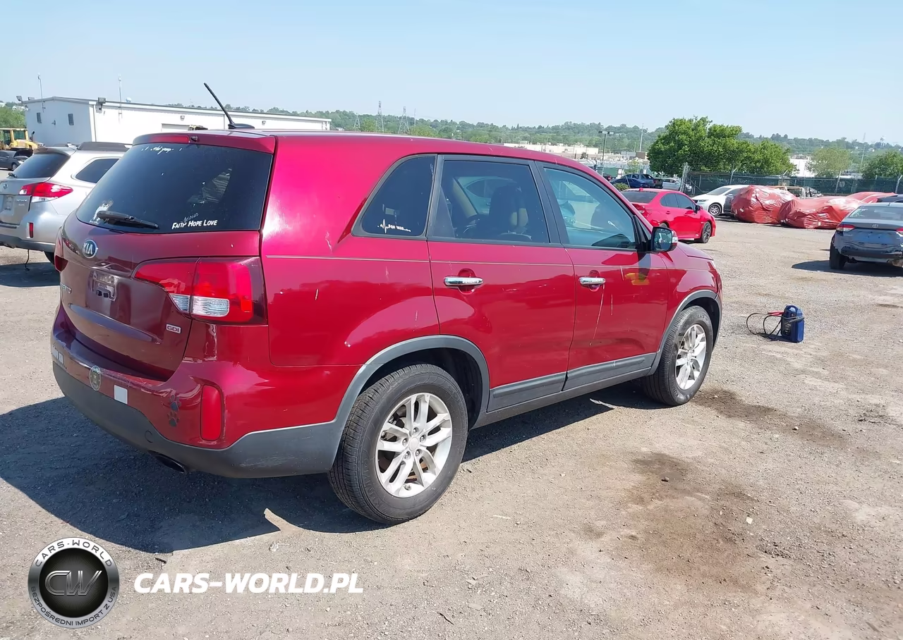 2015 Kia Sorento Lx VIN:5XYKT3A69FG609885 - 4