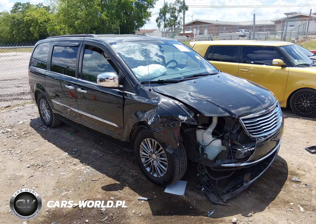2014 Chrysler Town & Country Touring-L