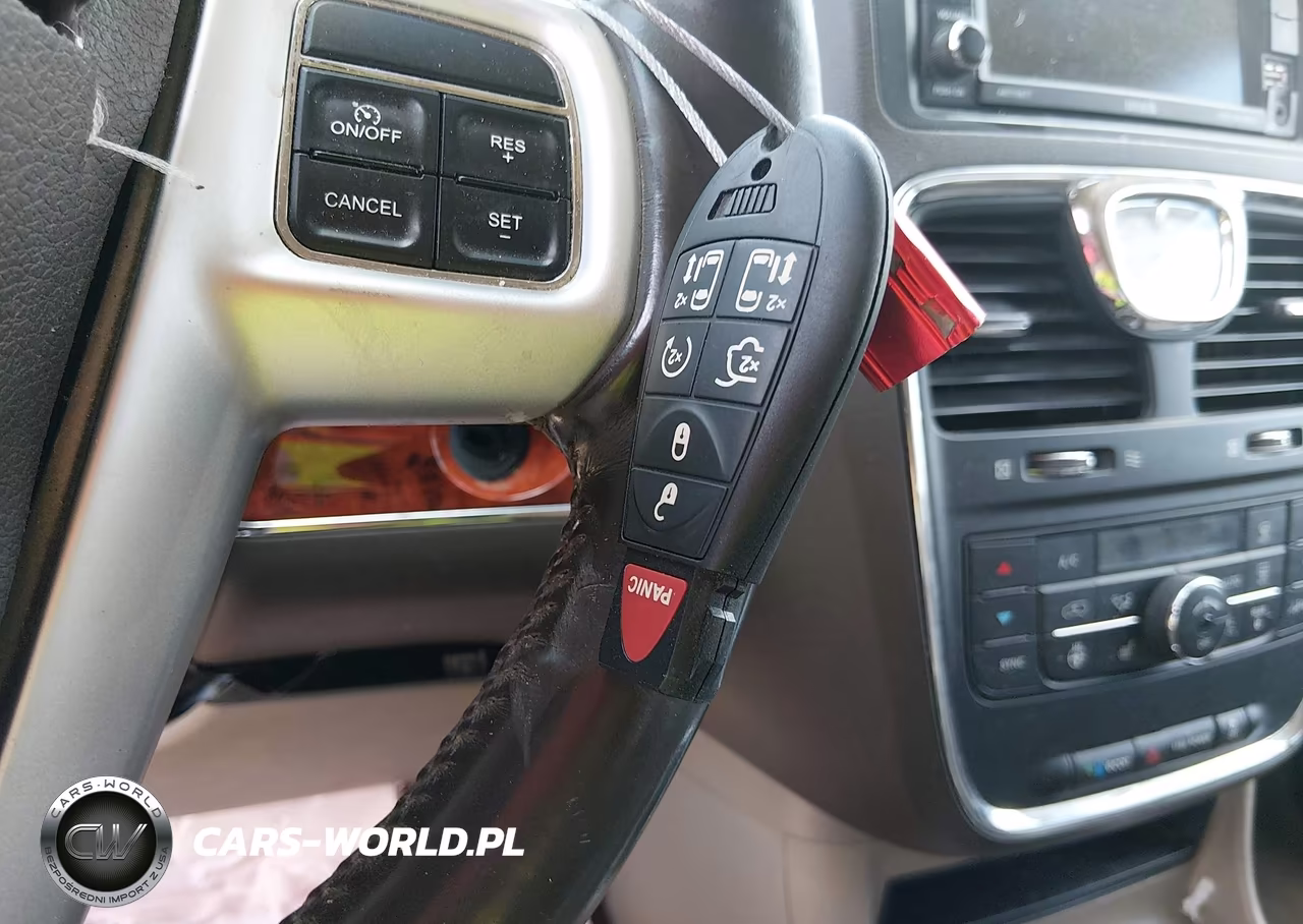 2014 Chrysler Town & Country Touring-L VIN:2C4RC1CG3ER231968 - 11