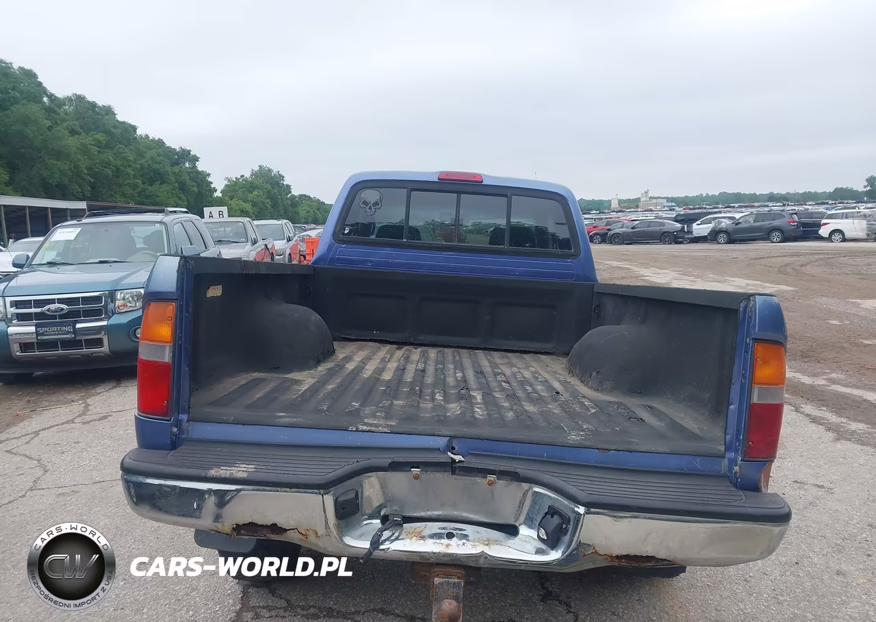 1999 Toyota Tacoma VIN:4TAWN72NXXZ548246 - 13