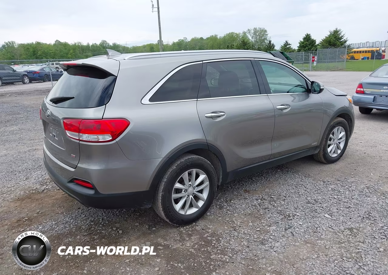 2017 Kia Sorento 2.4L Lx VIN:5XYPGDA38HG329528 - 4