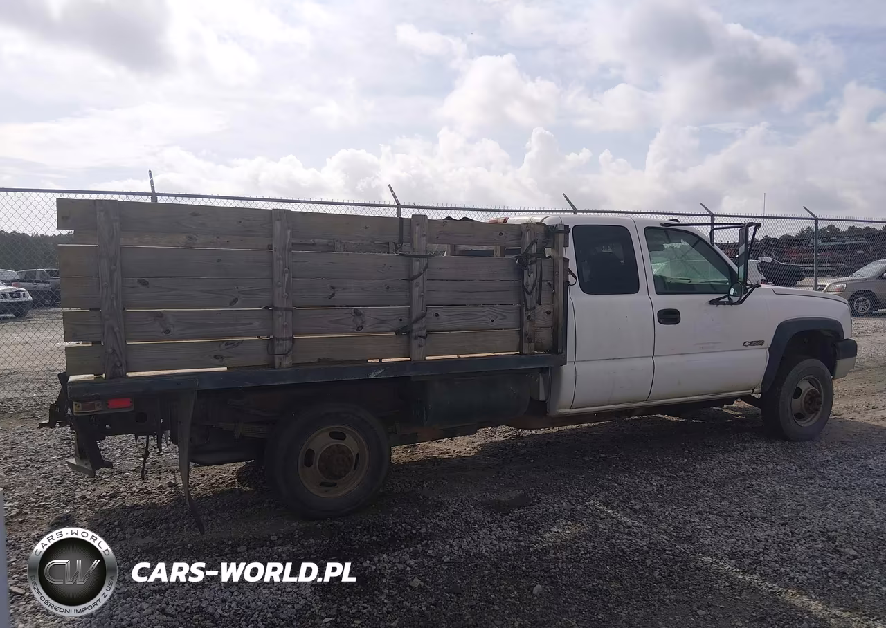 2004 Chevrolet Silverado 3500 Chassis Work Truck VIN:1GBJC39U84E233107 - 13