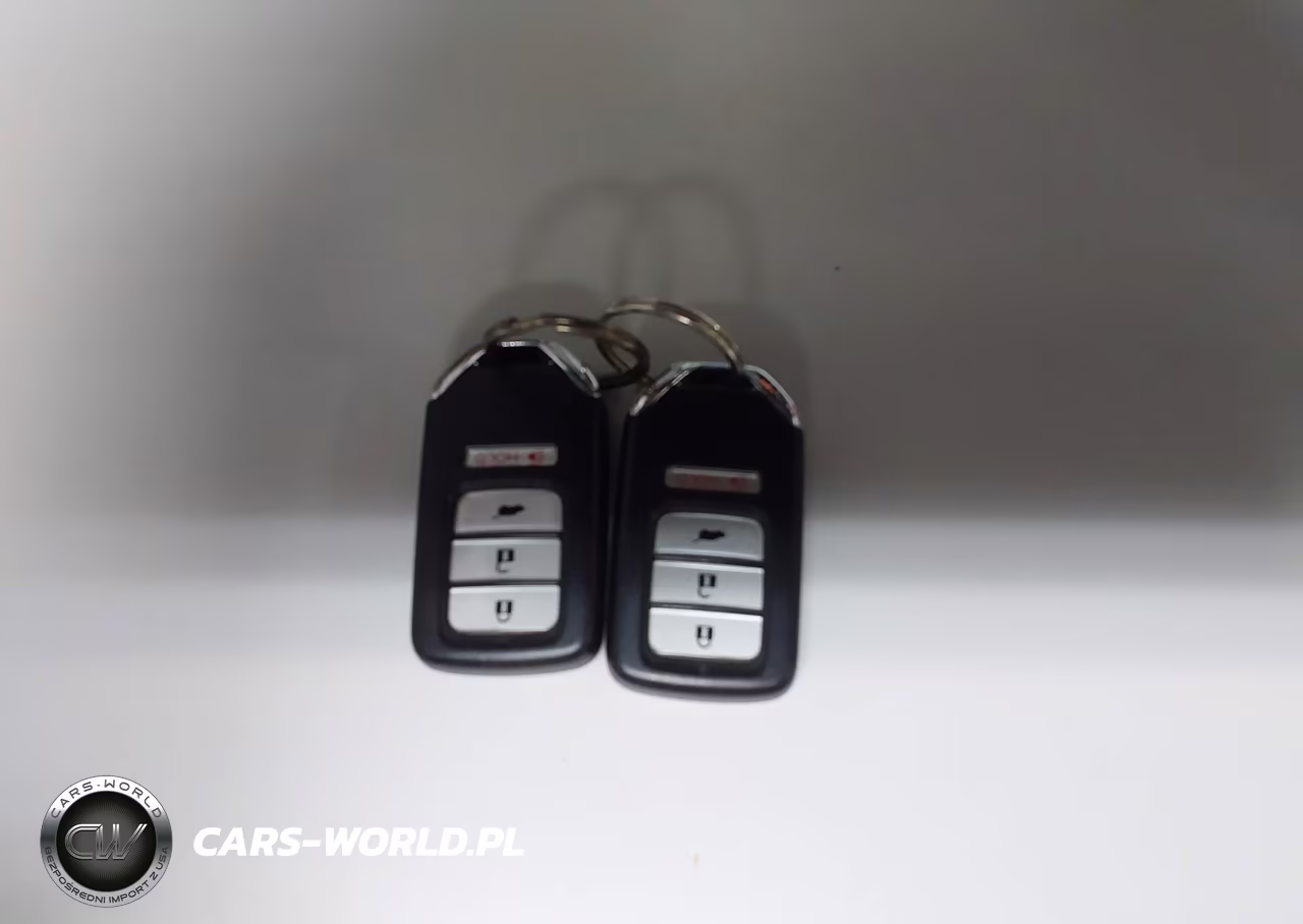 2018 Honda Civic Type R Touring VIN:SHHFK8G76JU201098 - 11