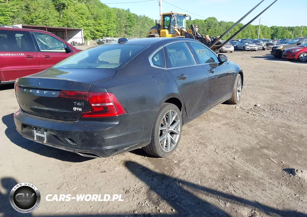 2017 Volvo S90 T6 Momentum VIN:YV1A22MK2H1010695 - 4