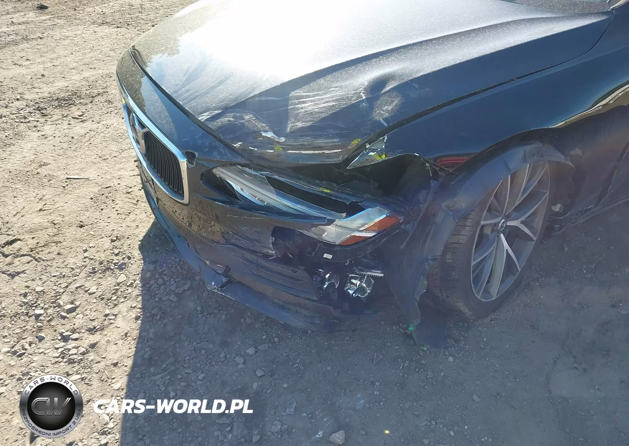 2017 Volvo S90 T6 Momentum VIN:YV1A22MK2H1010695 - 6