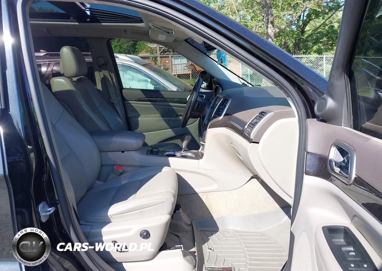 2011 Jeep Grand Cherokee Laredo VIN:1J4RR4GG8BC590211 - 5