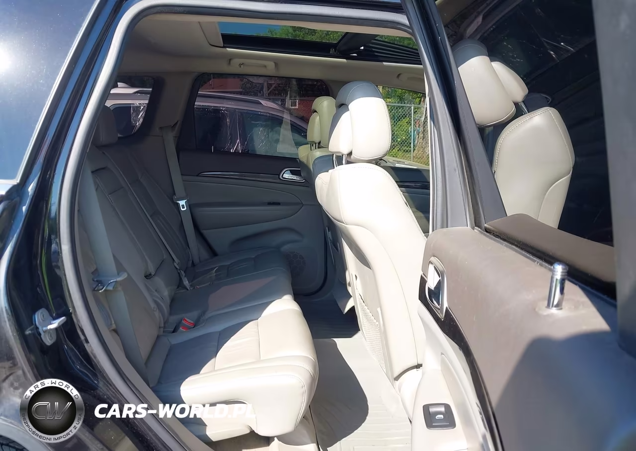 2011 Jeep Grand Cherokee Laredo VIN:1J4RR4GG8BC590211 - 8