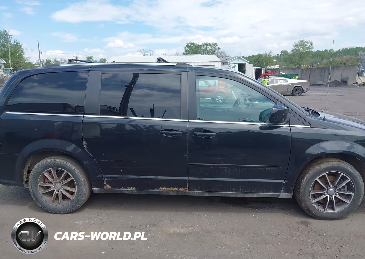 2017 Dodge Grand Caravan Sxt VIN:2C4RDGCG1HR685589 - 13