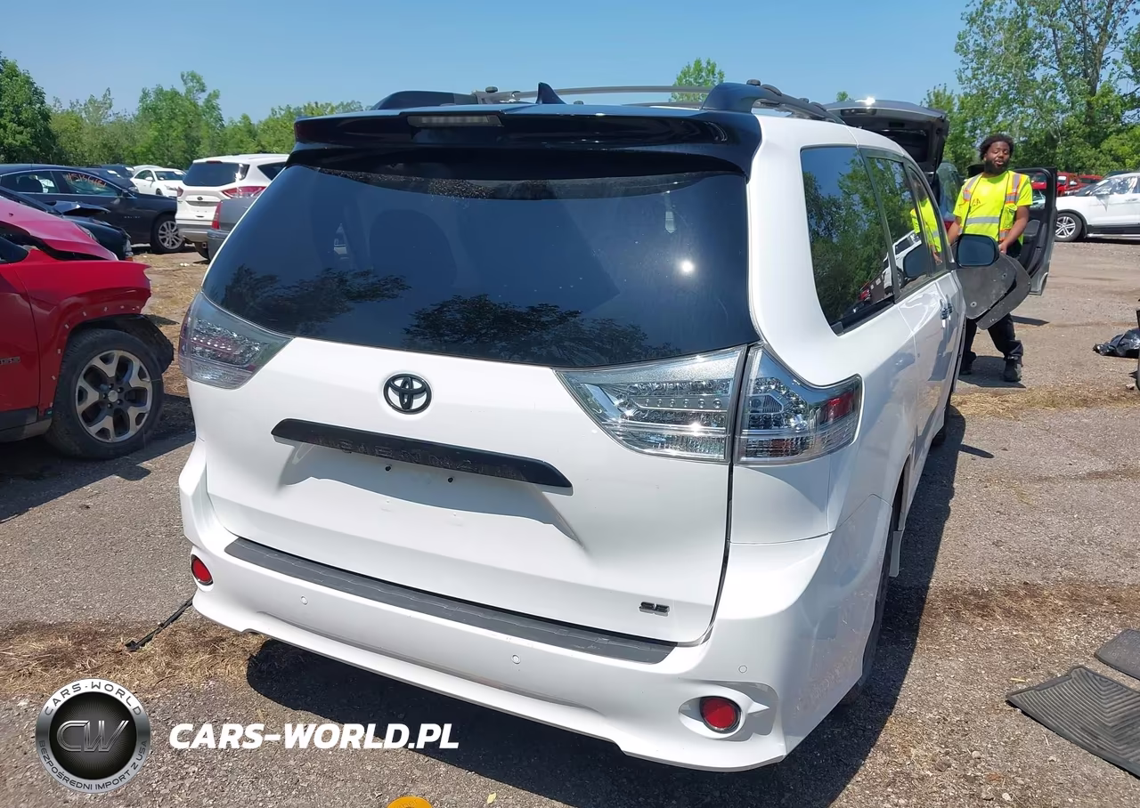 2020 Toyota Sienna Se Premium VIN:5TDXZ3DCXLS027671 - 4