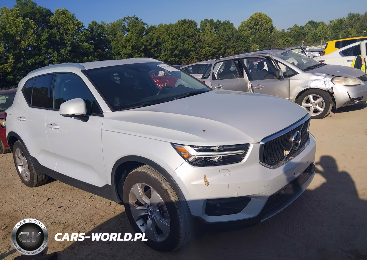 2021 Volvo Xc40 T5 Momentum
