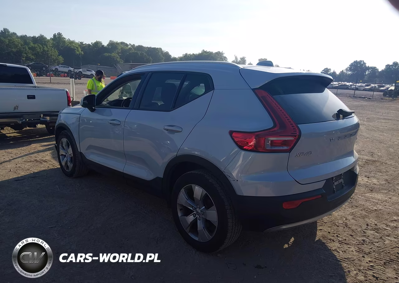 2021 Volvo Xc40 T5 Momentum VIN:YV4162UK0M2572980 - 3