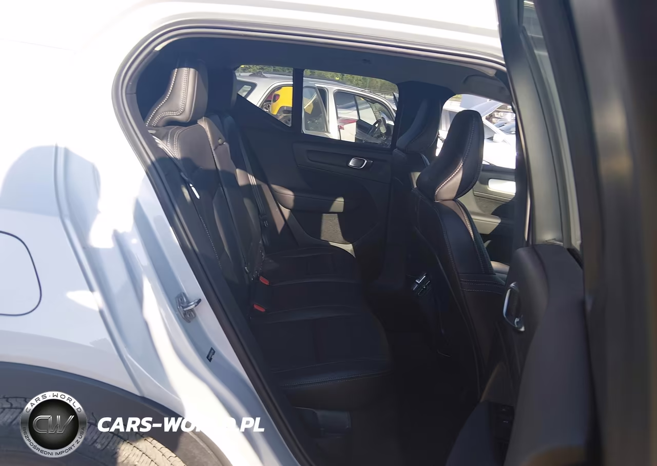 2021 Volvo Xc40 T5 Momentum VIN:YV4162UK0M2572980 - 8