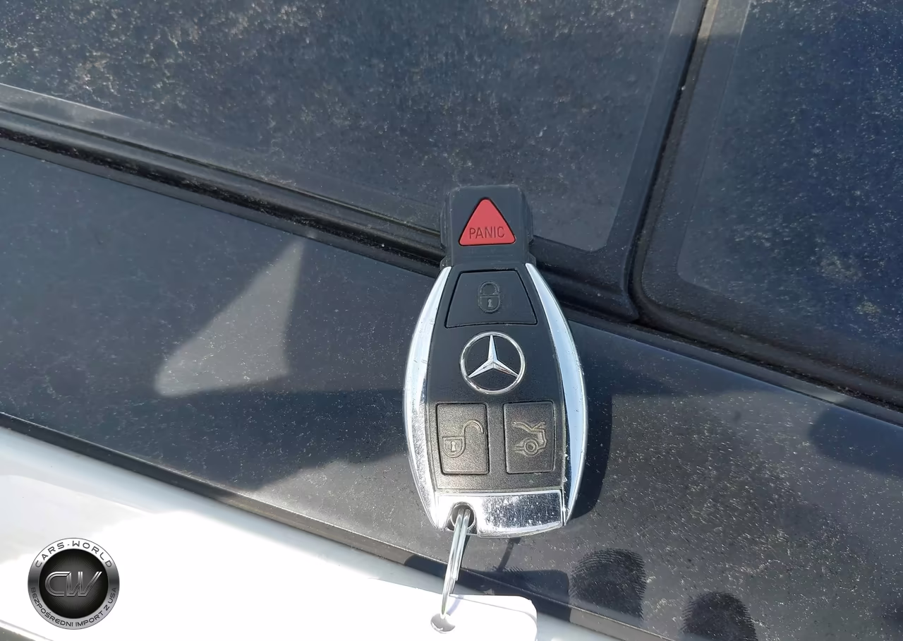 2010 Mercedes-Benz C 300 Luxury 4Matic-Sport 4Matic VIN:WDDGF8BBXAF426759 - 11