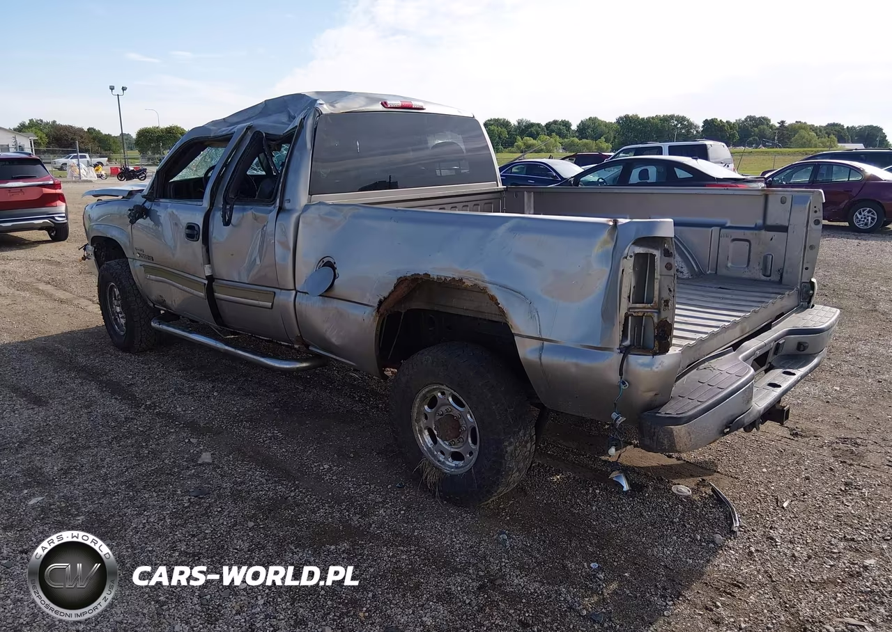 2003 Chevrolet Silverado 2500Hd Ls VIN:1GCHC29133E173133 - 3