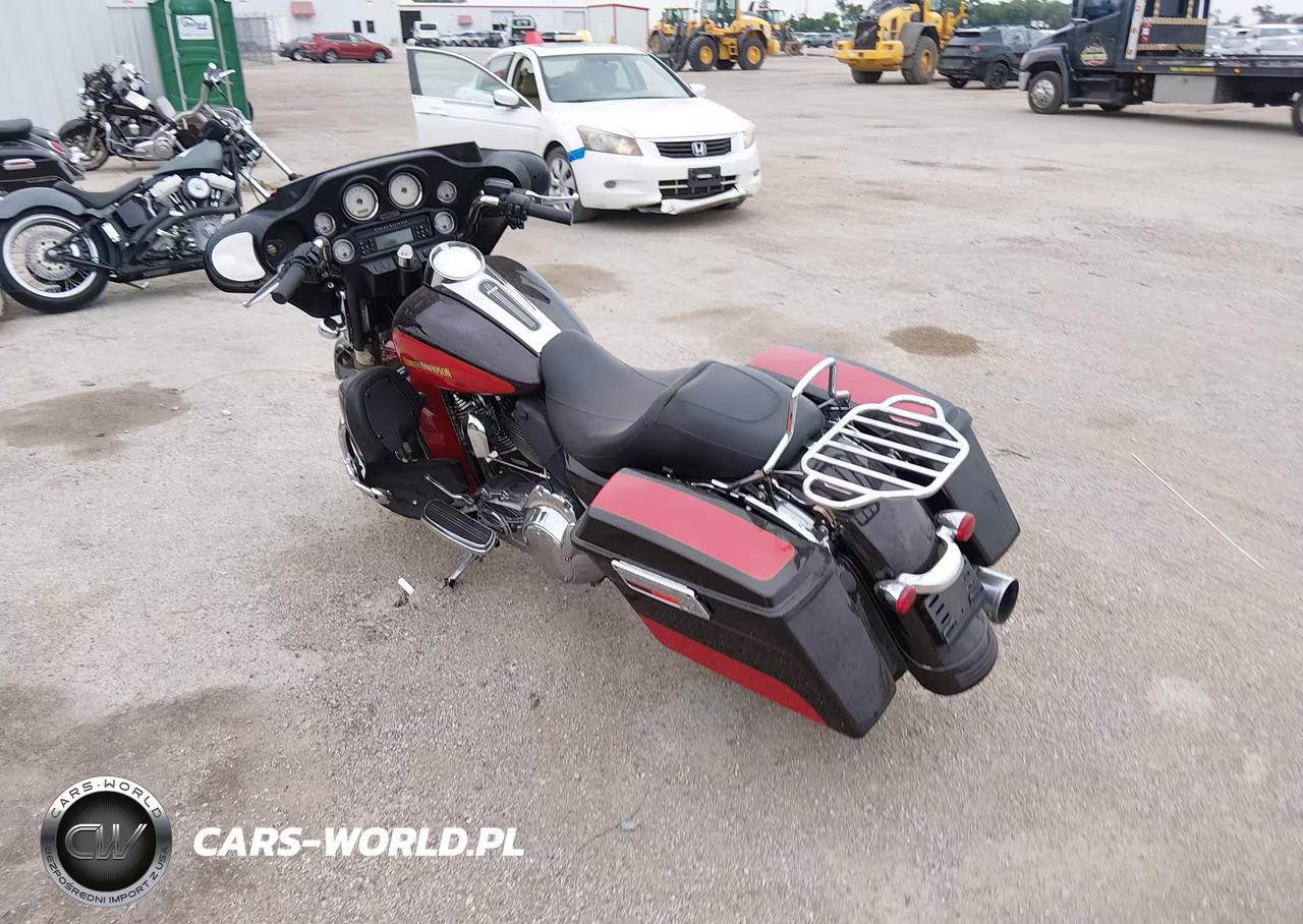 2010 Harley-Davidson Flhx VIN:1HD1KB415AB627343 - 3