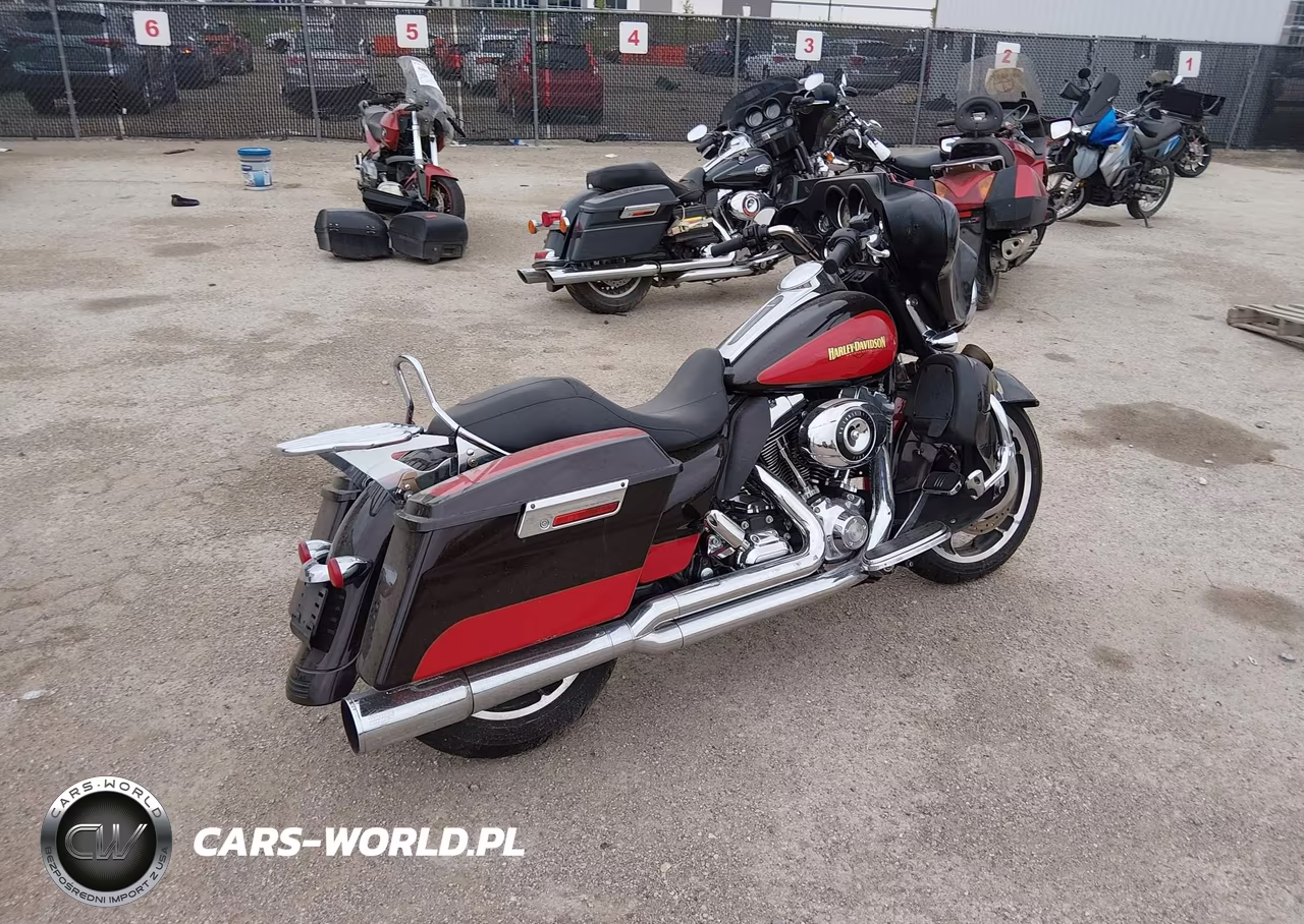2010 Harley-Davidson Flhx VIN:1HD1KB415AB627343 - 4