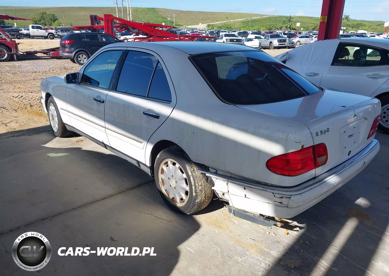 1998 Mercedes-Benz E 320 VIN:WDBJF65F5WA629838 - 3