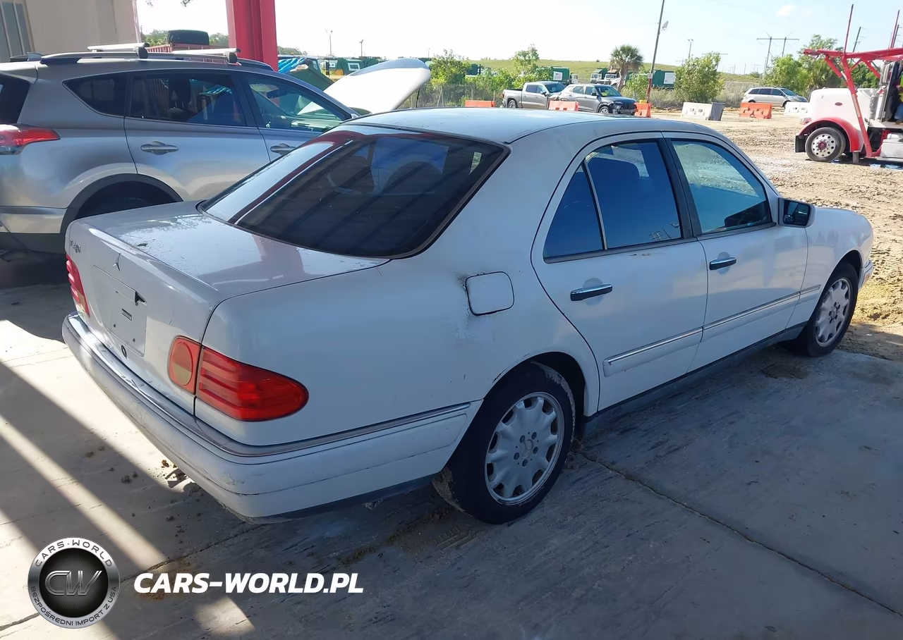 1998 Mercedes-Benz E 320 VIN:WDBJF65F5WA629838 - 4
