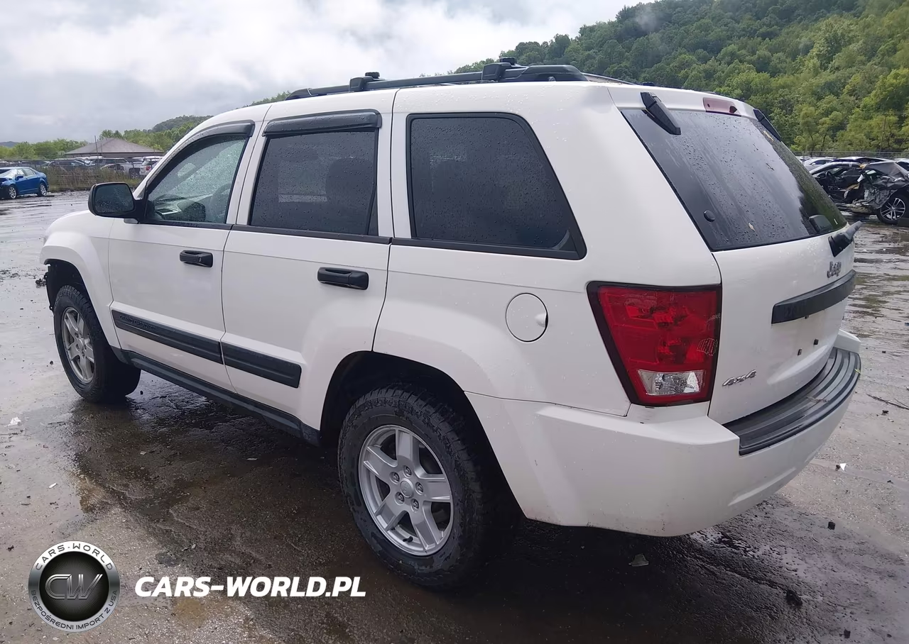 2005 Jeep Grand Cherokee Laredo VIN:1J8GR48K65C575736 - 3