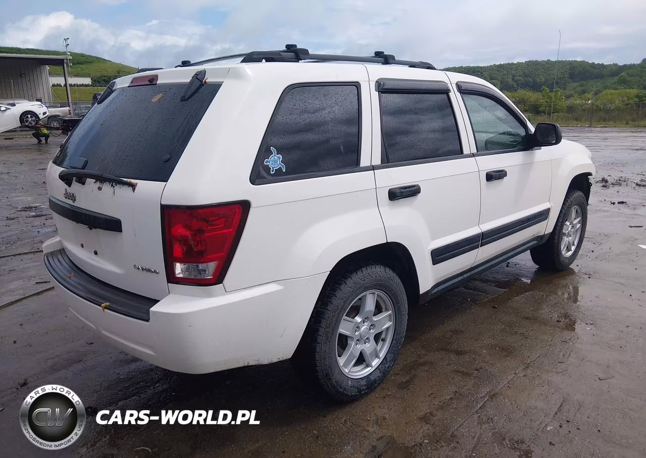 2005 Jeep Grand Cherokee Laredo VIN:1J8GR48K65C575736 - 4