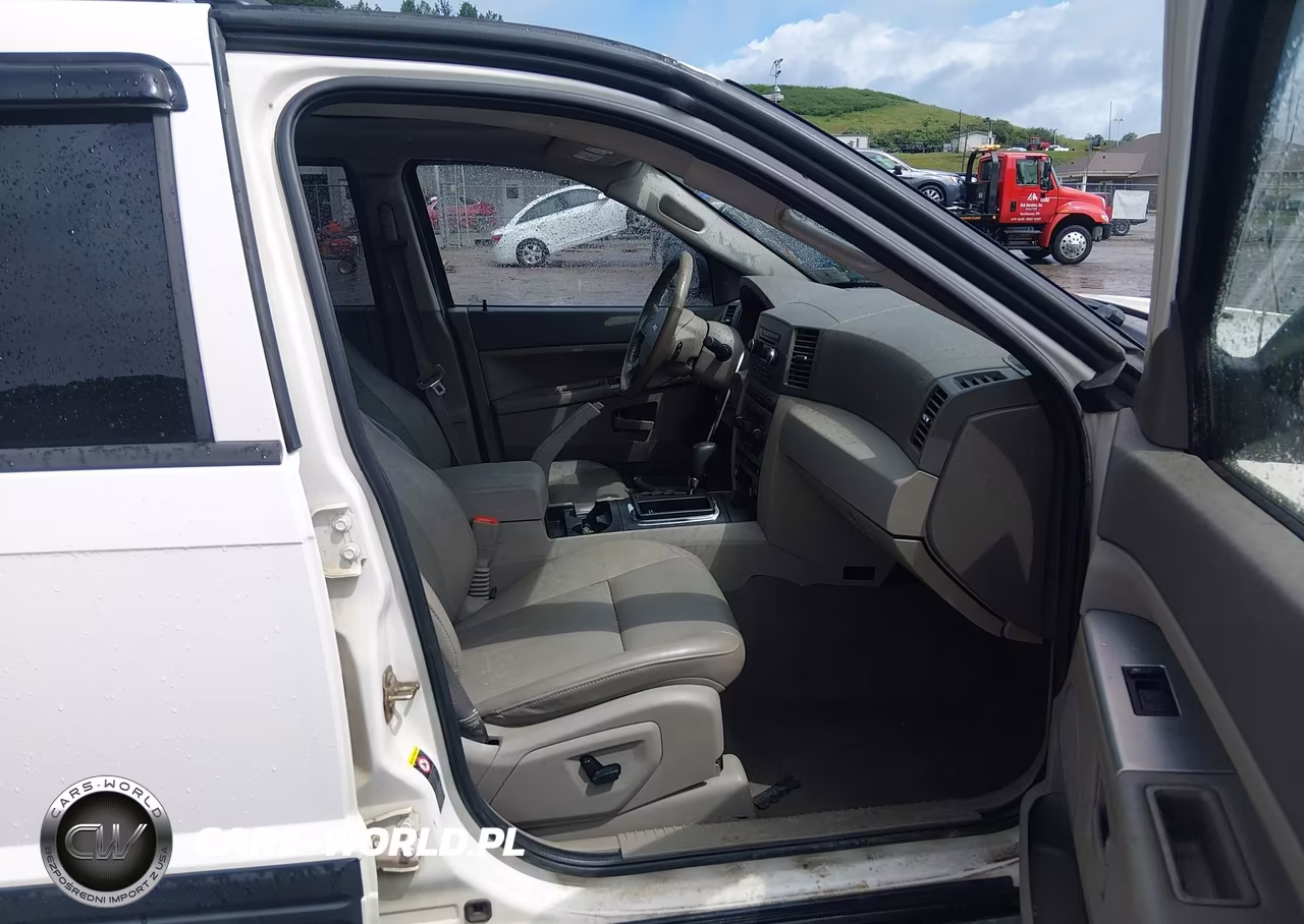 2005 Jeep Grand Cherokee Laredo VIN:1J8GR48K65C575736 - 5