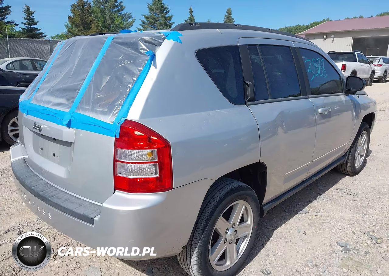 2010 Jeep Compass Sport VIN:1J4NT4FB2AD501456 - 4