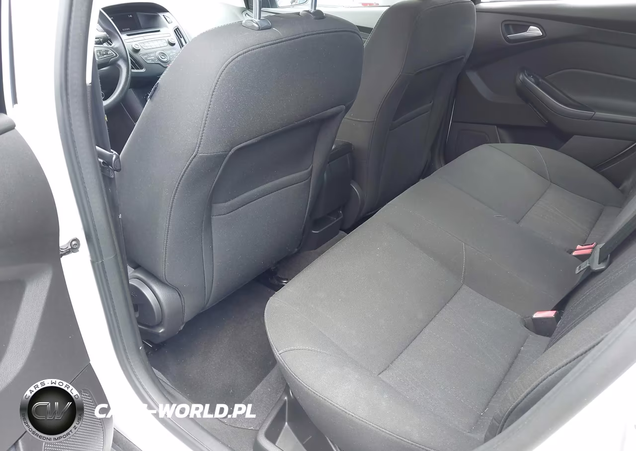 2016 Ford Focus Se VIN:1FADP3F21GL280632 - 8